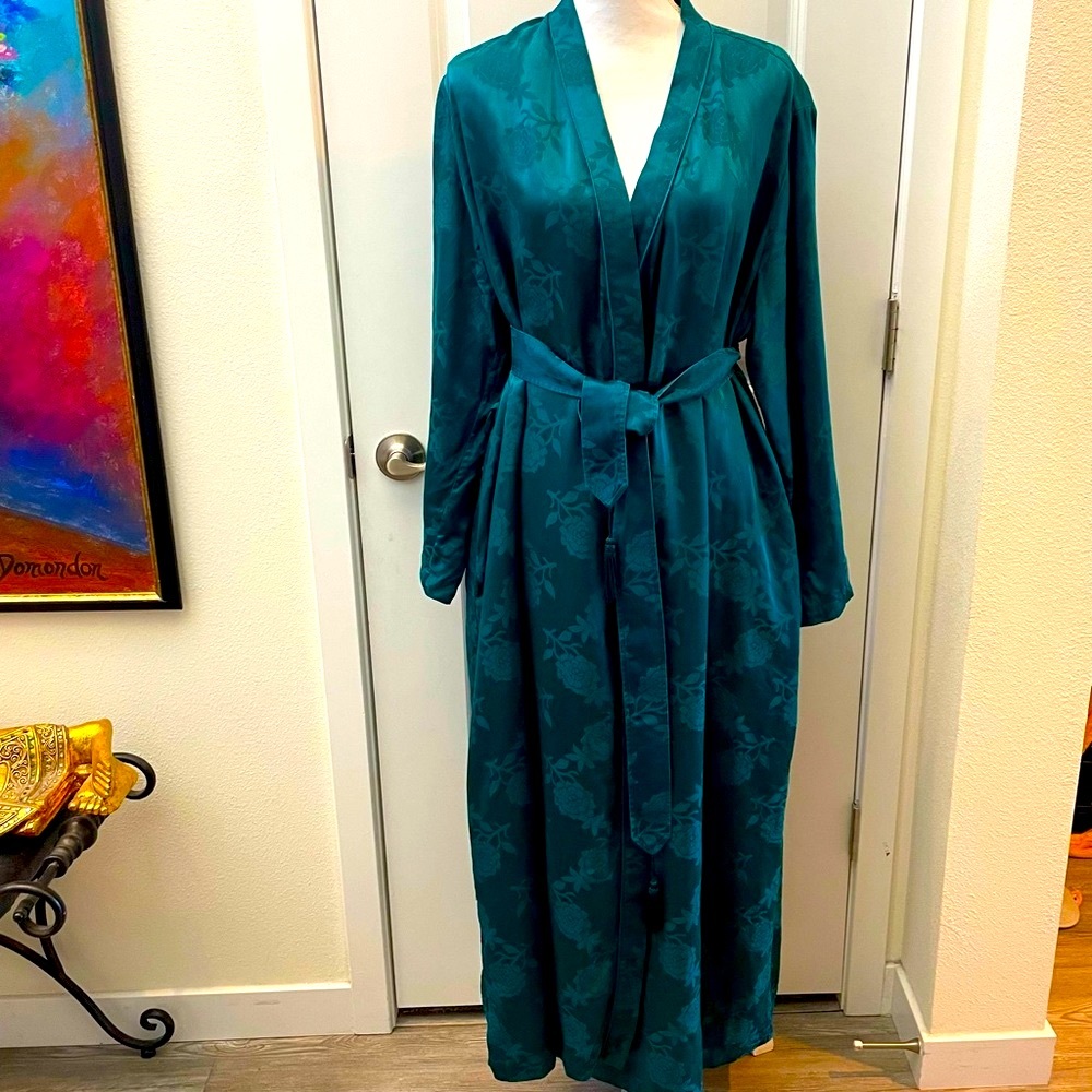 Cabernet Emerald Green 100% Silk Luxury Robe